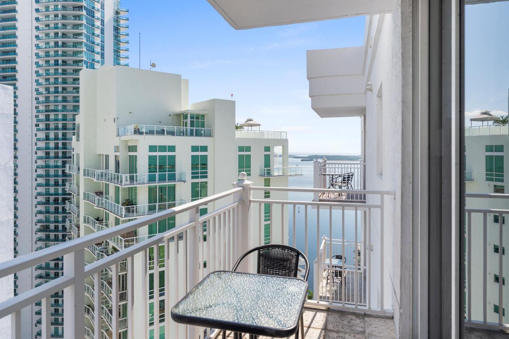 Fortune House Hotel Suites Miami Exterior photo